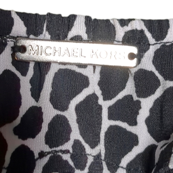 MICHAEL KORS Black and White Open Shoulder Bell Sleeves Size M. - Picture 14 of 16
